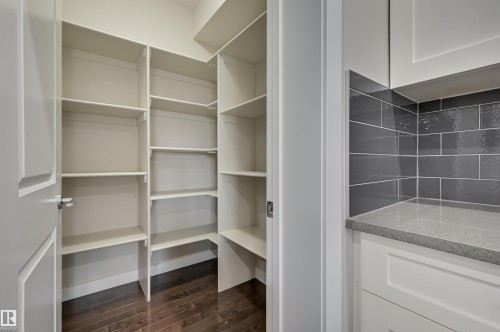 7404 81 Avenue, Edmonton, AB - Indoor With Storage