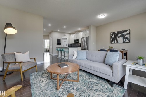 7404 81 Avenue, Edmonton, AB - Indoor Photo Showing Living Room