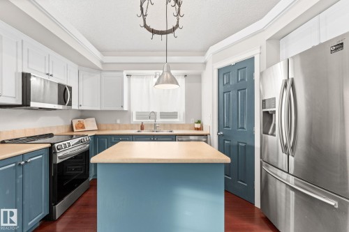 14076 152 Avenue, Edmonton, AB - Indoor Photo Showing Kitchen With Stainless Steel Kitchen With Double Sink With Upgraded Kitchen