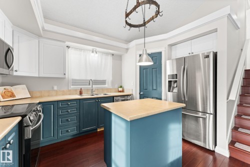 14076 152 Avenue, Edmonton, AB - Indoor Photo Showing Kitchen With Stainless Steel Kitchen With Double Sink With Upgraded Kitchen