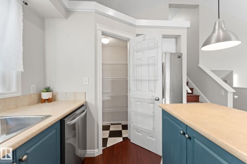 14076 152 Avenue, Edmonton, AB - Indoor Photo Showing Kitchen