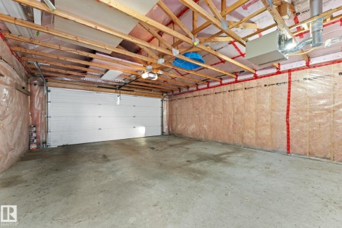 14076 152 Avenue, Edmonton, AB - Indoor Photo Showing Garage