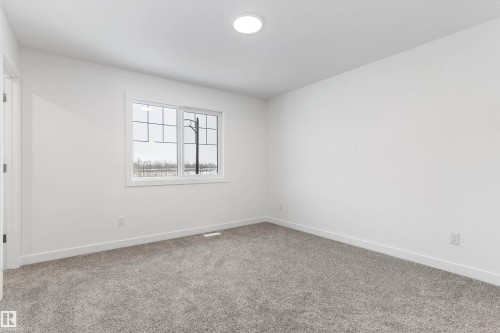 919 19 Avenue, Edmonton, AB - Indoor Photo Showing Other Room
