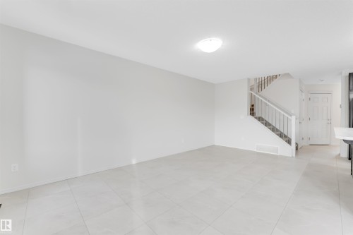 2624 16 Street, Edmonton, AB - Indoor Photo Showing Other Room