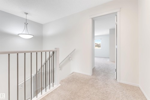 2624 16 Street, Edmonton, AB - Indoor Photo Showing Other Room