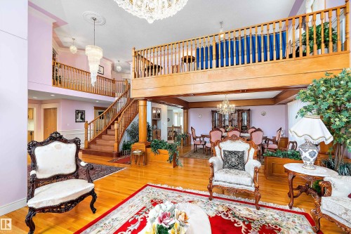 93 Cormack Crescent, Edmonton, AB - Indoor Photo Showing Living Room