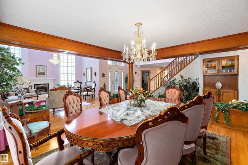 93 Cormack Crescent, Edmonton, AB - Indoor Photo Showing Dining Room