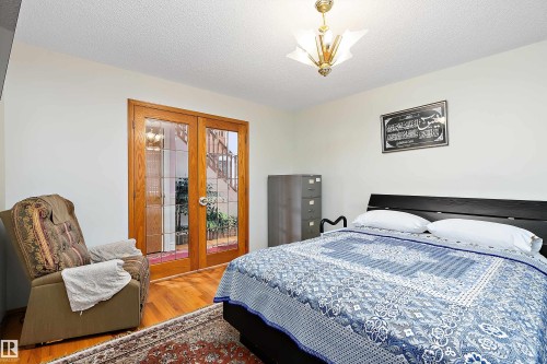 93 Cormack Crescent, Edmonton, AB - Indoor Photo Showing Bedroom