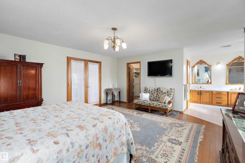 93 Cormack Crescent, Edmonton, AB - Indoor Photo Showing Bedroom