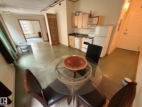505 10024 Jasper Avenue, Edmonton, AB - Indoor Photo Showing Kitchen
