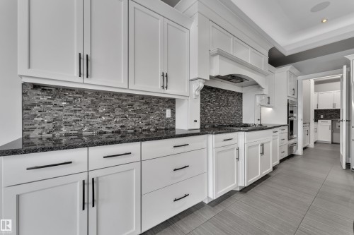 4107 Westcliff Heath, Edmonton, AB - Indoor Photo Showing Kitchen With Upgraded Kitchen