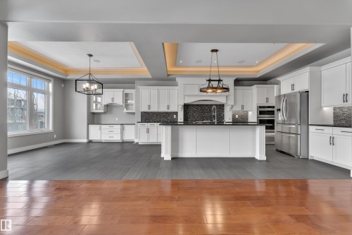 4107 Westcliff Heath, Edmonton, AB - Indoor Photo Showing Kitchen With Upgraded Kitchen