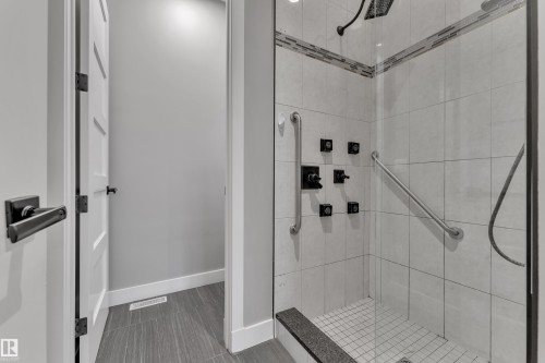 4107 Westcliff Heath, Edmonton, AB - Indoor Photo Showing Bathroom