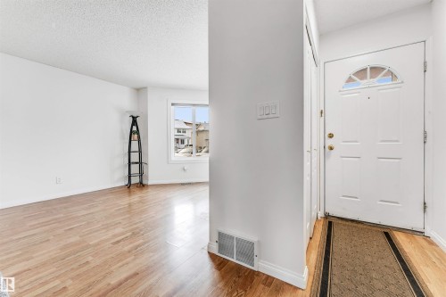 5 1033 Youville Drive W, Edmonton, AB - Indoor Photo Showing Other Room