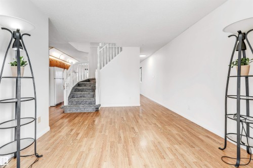 5 1033 Youville Drive W, Edmonton, AB - Indoor Photo Showing Other Room