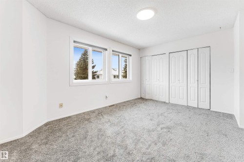 5 1033 Youville Drive W, Edmonton, AB - Indoor Photo Showing Other Room