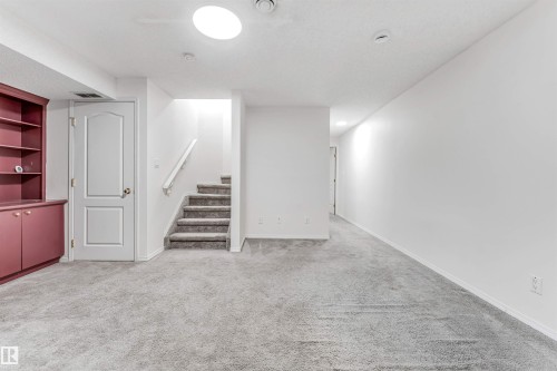 5 1033 Youville Drive W, Edmonton, AB - Indoor Photo Showing Other Room