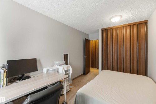 214 4608 52 Avenue, Stony Plain, AB - Indoor Photo Showing Bedroom