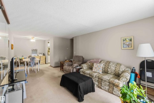214 4608 52 Avenue, Stony Plain, AB - Indoor Photo Showing Living Room