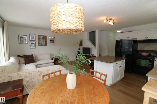 75 120 Magrath Road, Edmonton, AB - Indoor Photo Showing Dining Room