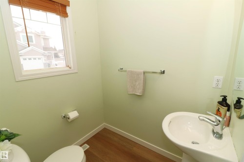 75 120 Magrath Road, Edmonton, AB - Indoor Photo Showing Bathroom