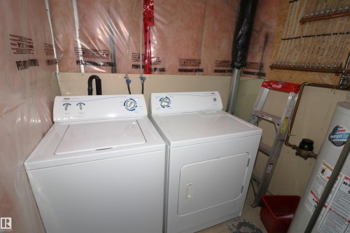75 120 Magrath Road, Edmonton, AB - Indoor Photo Showing Laundry Room