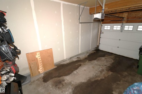 75 120 Magrath Road, Edmonton, AB - Indoor Photo Showing Garage