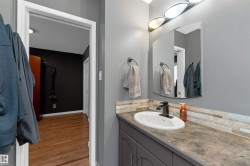 4-piece Jack & Jill bath between the 2nd and 3rd bedrooms upstairs - 