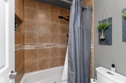 4-piece Jack & Jill bath between the 2nd and 3rd bedrooms upstairs - 