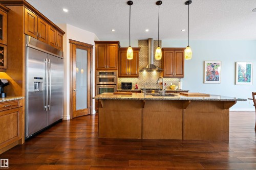 1190 Adamson Drive, Edmonton, AB - Indoor Photo Showing Kitchen With Upgraded Kitchen