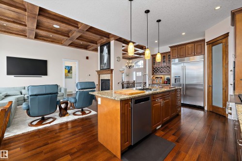 1190 Adamson Drive, Edmonton, AB - Indoor Photo Showing Kitchen