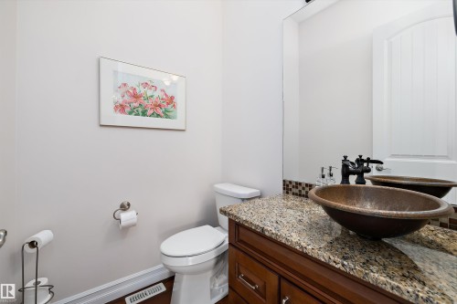 1190 Adamson Drive, Edmonton, AB - Indoor Photo Showing Bathroom