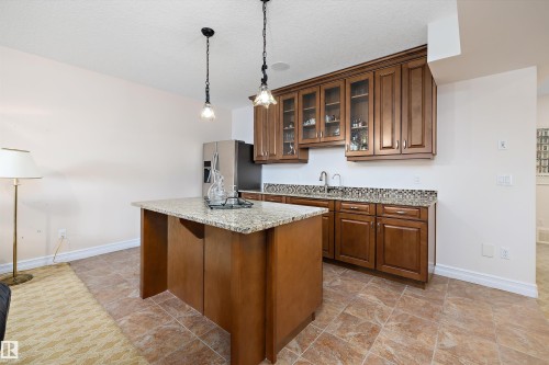 1190 Adamson Drive, Edmonton, AB - Indoor Photo Showing Kitchen