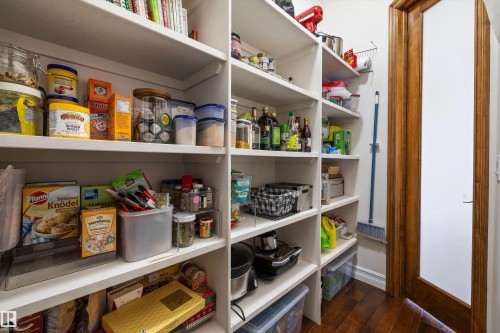 1190 Adamson Drive, Edmonton, AB - Indoor With Storage