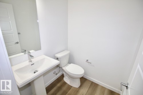 3104 Challand Lane, Edmonton, AB - Indoor Photo Showing Bathroom