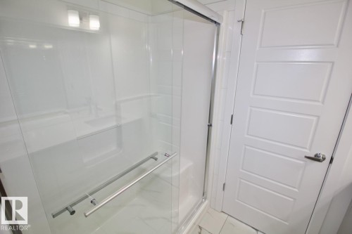 3104 Challand Lane, Edmonton, AB - Indoor Photo Showing Bathroom