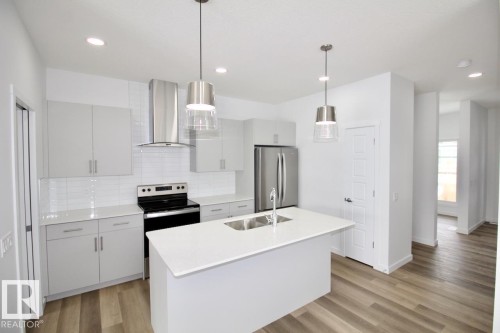 3104 Challand Lane, Edmonton, AB - Indoor Photo Showing Kitchen With Upgraded Kitchen