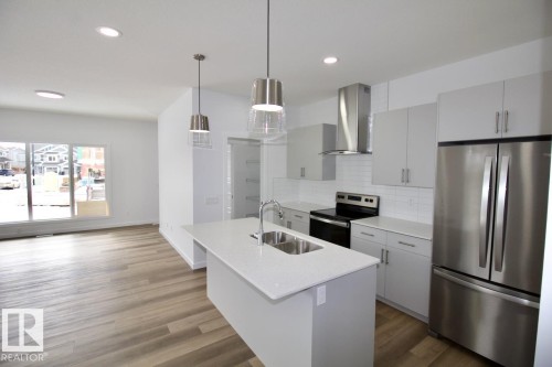 3104 Challand Lane, Edmonton, AB - Indoor Photo Showing Kitchen With Double Sink With Upgraded Kitchen