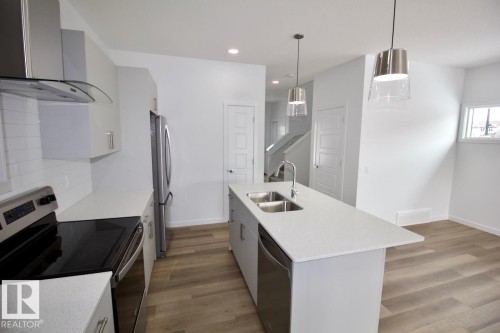 3104 Challand Lane, Edmonton, AB - Indoor Photo Showing Kitchen With Double Sink With Upgraded Kitchen