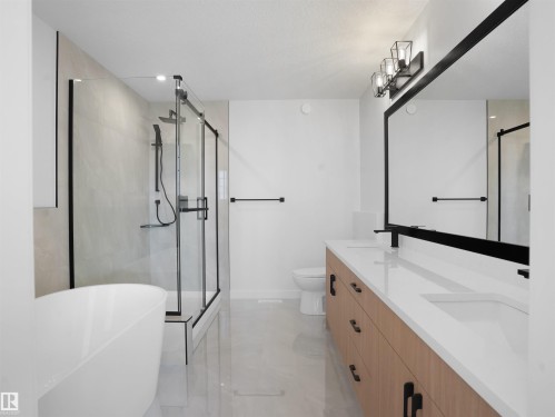 3307 Chernowski Way Sw, Edmonton, AB - Indoor Photo Showing Bathroom