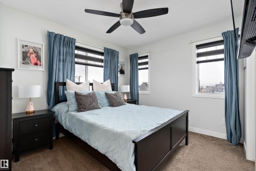 1 3305 Orchards Link, Edmonton, AB - Indoor Photo Showing Bedroom