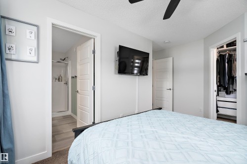 1 3305 Orchards Link, Edmonton, AB - Indoor Photo Showing Bedroom