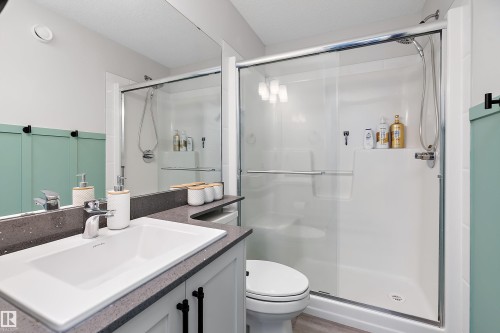 1 3305 Orchards Link, Edmonton, AB - Indoor Photo Showing Bathroom