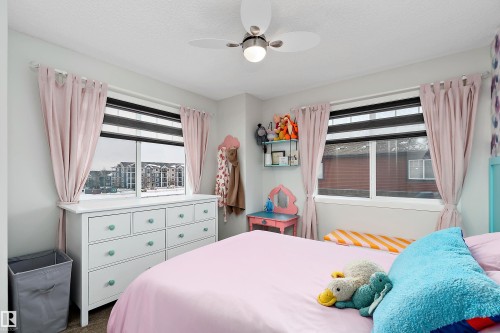 1 3305 Orchards Link, Edmonton, AB - Indoor Photo Showing Bedroom