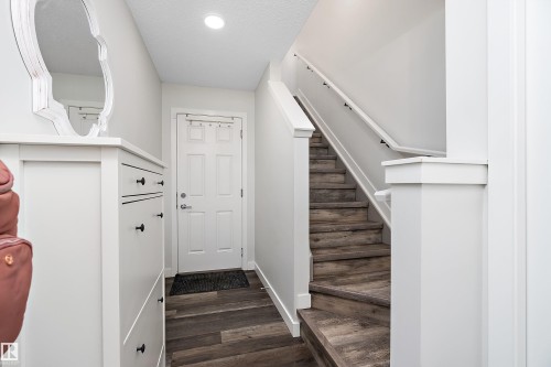 1 3305 Orchards Link, Edmonton, AB - Indoor Photo Showing Other Room