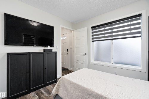 1 3305 Orchards Link, Edmonton, AB - Indoor Photo Showing Bedroom