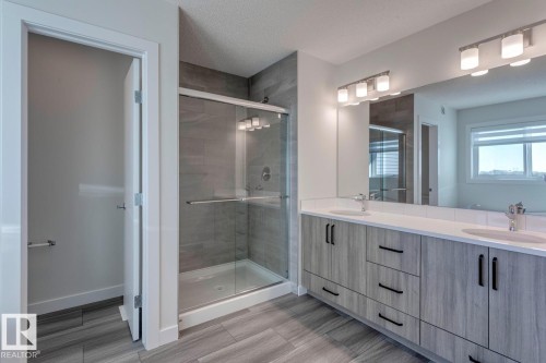 19007 20 Avenue, Edmonton, AB - Indoor Photo Showing Bathroom