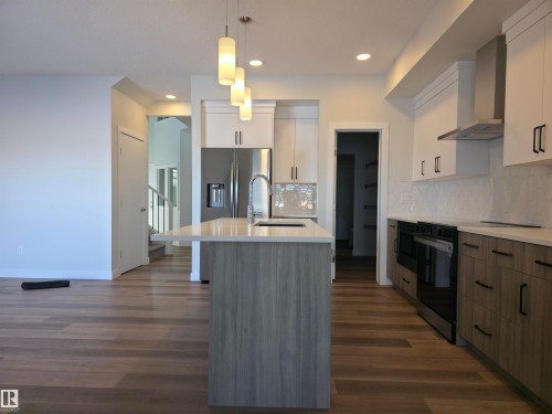 19007 20 Avenue, Edmonton, AB - Indoor Photo Showing Kitchen With Upgraded Kitchen