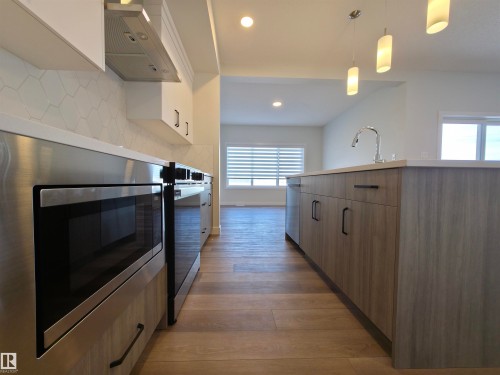 19007 20 Avenue, Edmonton, AB - Indoor Photo Showing Kitchen