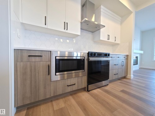 19007 20 Avenue, Edmonton, AB - Indoor Photo Showing Kitchen